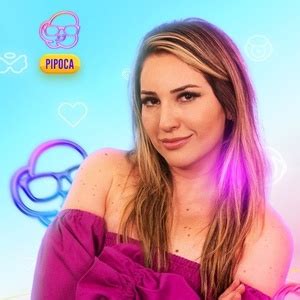 BBB 23: Larissa deixa peito à mostra em banho